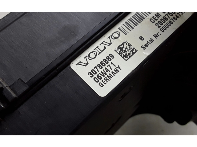   Pojistková skříňka 30786889   Volvo XC70 2006
