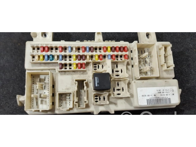 Блок предохранителей  7k80025070209, 6m5t14014zaa   Ford Focus    