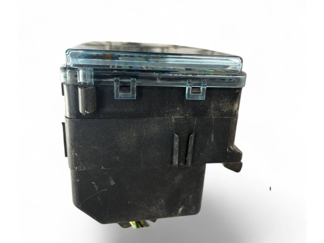  Pojistková skříňka 61131370761, 61131368802   BMW 3 E30 1984