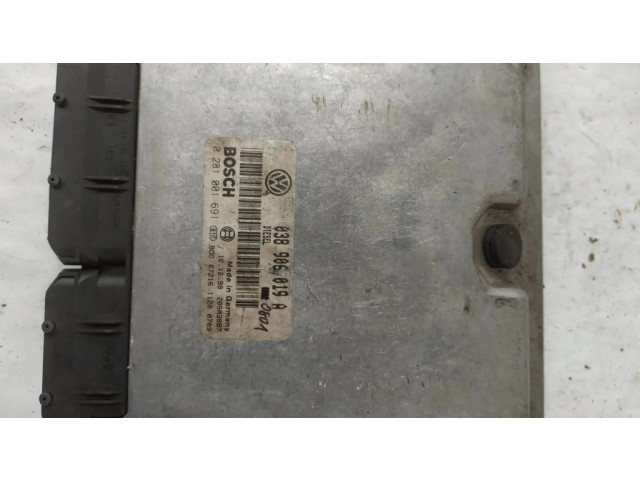 Řídící jednotka 038906019A, 28SA3887   Audi A4 S4 B5 8D 2000
