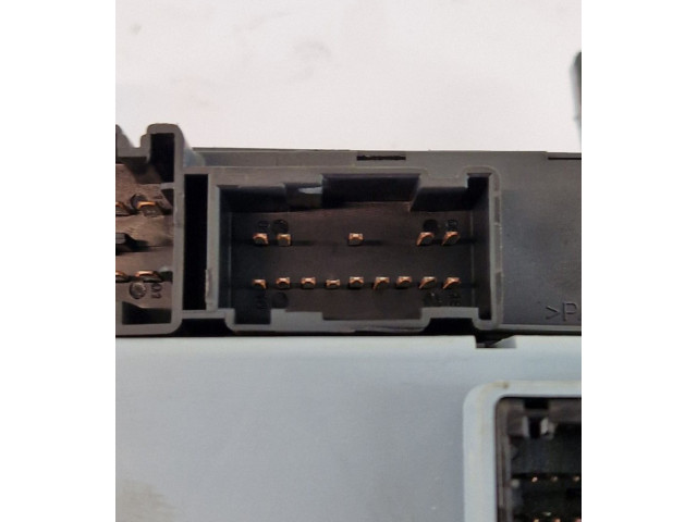   Pojistková skříňka 51778008, 503440200506   Fiat Linea 2009