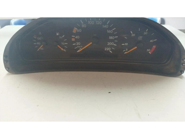Přístrojová deska  Mercedes-Benz E W210  110008827019, CUADROINSTRUMENTOS  