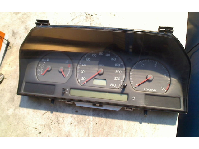 Přístrojová deska  Volvo S70  V70  V70 XC 1999 9168144, 9168144  