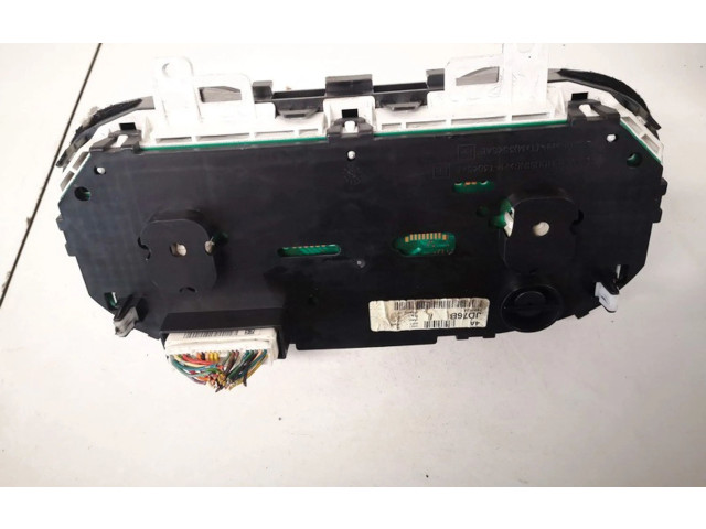 Přístrojová deska  Nissan Qashqai 2007 jd76b, 7607424  