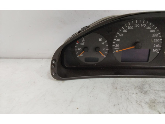 Přístrojová deska  Mercedes-Benz E W210 1995 A2105400811  