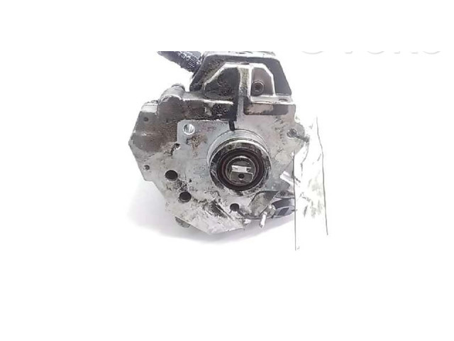 Vstřikovací čerpadlo 8689590   Volvo XC70    D5244T 
