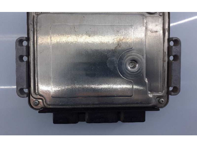 Řídící jednotka 0281011529, 4842718760085   Nissan Primastar 2004