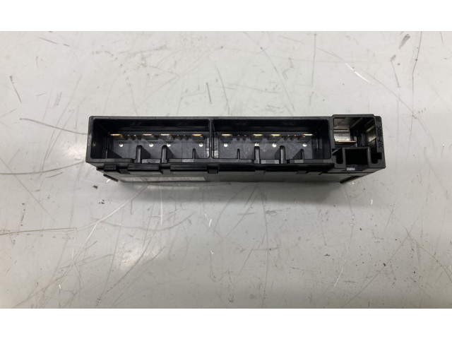Блок предохранителей  8264130250, 82641-30250   Lexus GS 300 350 430 450H    