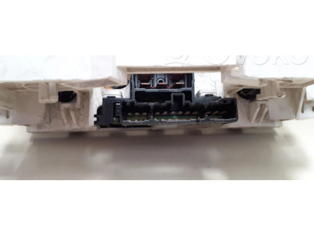Блок управления климат-контролем MR398658   Mitsubishi Space Wagon