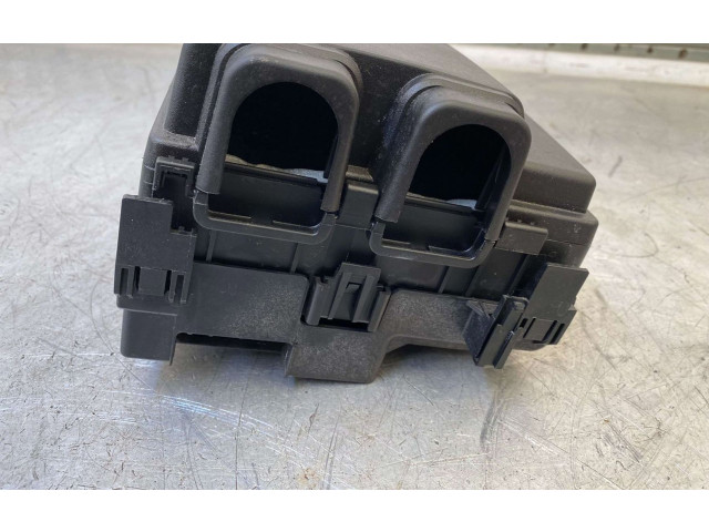 Блок предохранителей  JX6T-14A003-AB, JX6T-14A094-AE   Ford Focus    