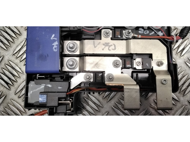   Pojistková skříňka 31337182, 31327712   Volvo V70 2014