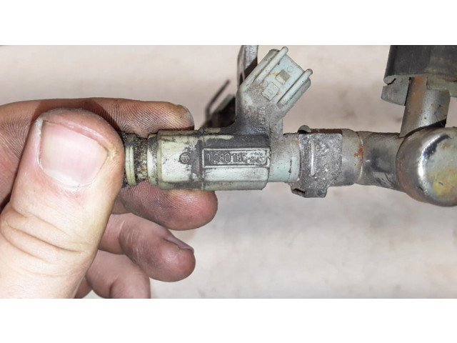 Vstřikovací lišta 04669768, 04891345AA   Chrysler PT Cruiser  pro benzínový motor 2.0  
