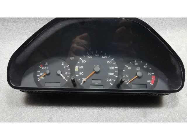 Přístrojová deska  Mercedes-Benz E W210 1997 2025405611  