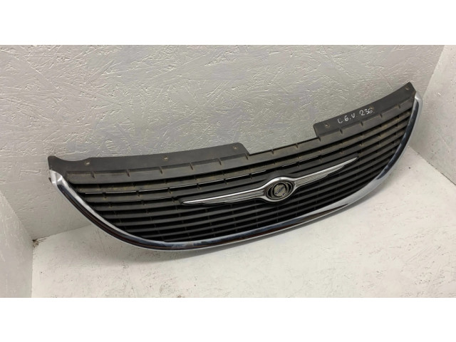 Передняя решётка Chrysler Grand Voyager IV 2001-2007 года 4857522aa      