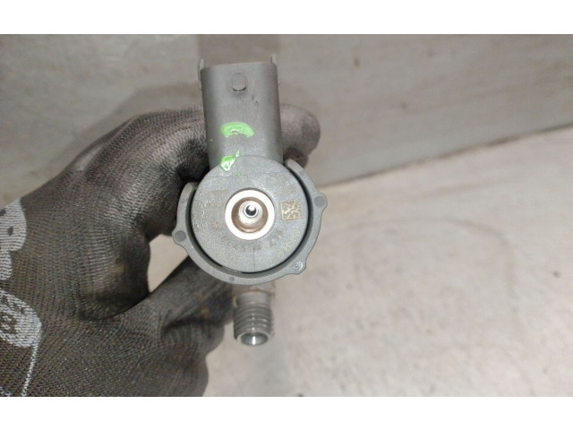 Vstřikovač 338002A400, 0445110256BOSCH   Hyundai Matrix    D4FA 