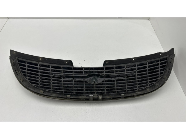 Передняя решётка Chrysler Voyager 2004-2007 года 4857522aa      