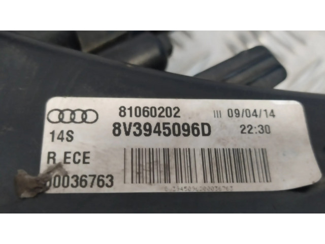 Задний фонарь  8V3945096D    Audi A3 S3 8V   2013-2019 года