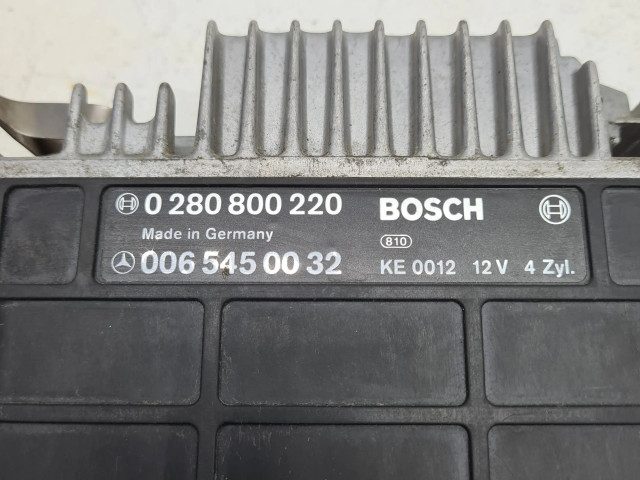 Блок управления двигателя 0065450032, KE0012   Mercedes-Benz 190 W201