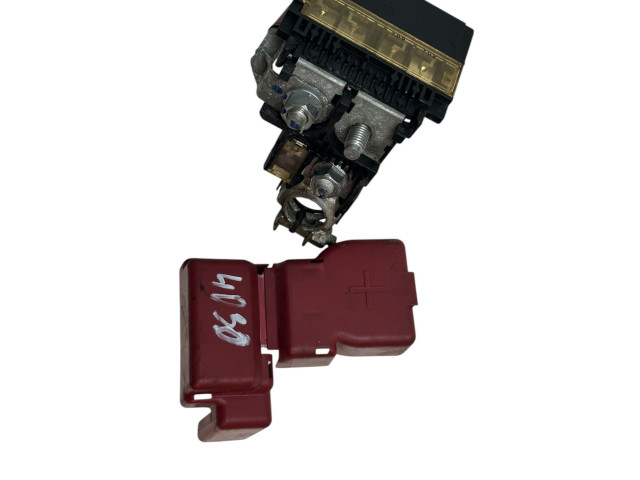 Vstřikovač 2438079915   Nissan Juke I F15    K9K832 