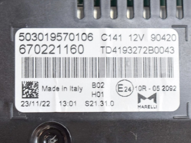 Přístrojová deska  Maserati Levante 2023 670221160, 503019570106  