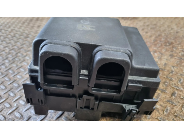 Блок предохранителей  LX6T14D068, LX6T14D068NAB   Ford Escape IV    