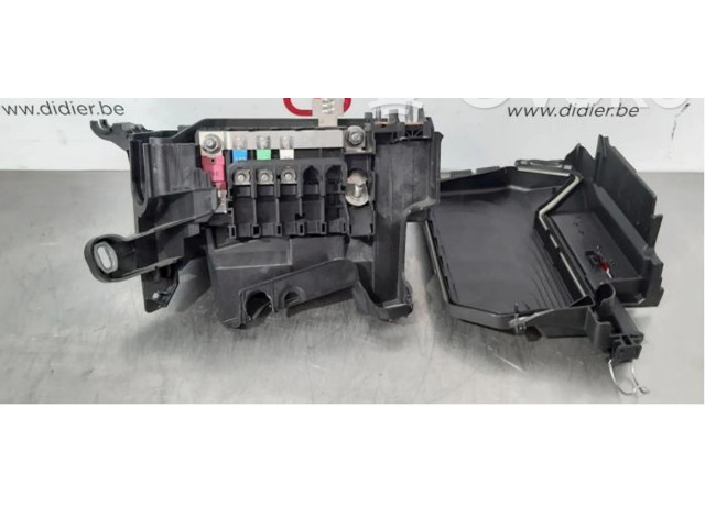   Pojistková skříňka A2465100182   Mercedes-Benz CLA C117 X117 W117 2019