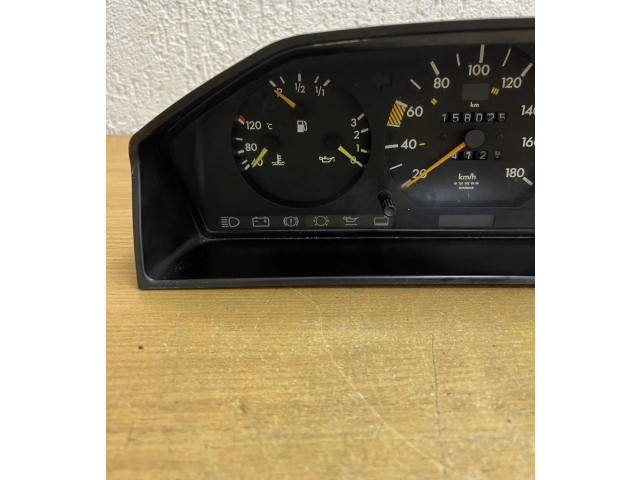 Přístrojová deska  Mercedes-Benz E W124 1993 87001199, F3125  