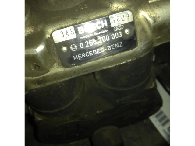 Jednotka ABS    Mercedes-Benz 190 W201 1990