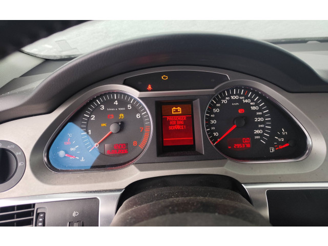 Přístrojová deska  Audi A6 S6 C6 4F 2005 4F0920901B, 4F0910900C  