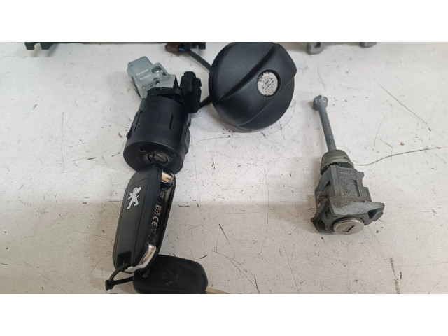 Řídící jednotka 9805895780, 141561037   Peugeot 2008 I 2014