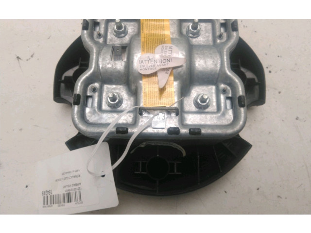 Подушка безопасности водителя 8200677496   Renault Clio III