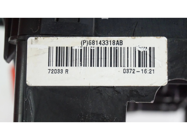 Блок предохранителей  68143318AB, P68143318AB   Fiat Freemont    