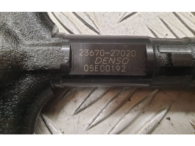Vstřikovač 2367027020   Toyota Corolla Verso E121     