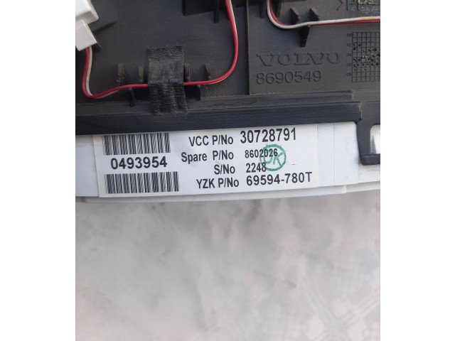 Přístrojová deska  Volvo XC70 2004 8690549, 8602026  