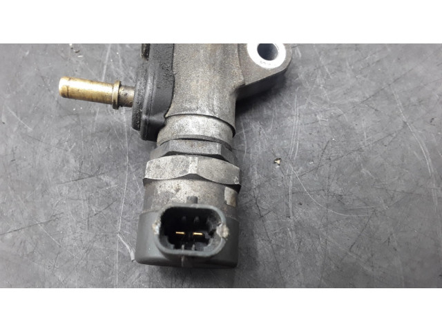 Топливная рампа 0445214153, 8200661279A   Renault Trafic II (X83) 2.0 