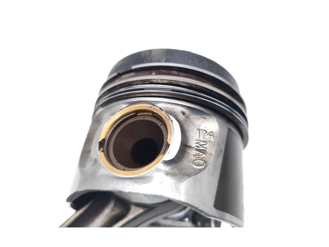 Píst AWX   Audi A6 S6 C5 4B    AWX 