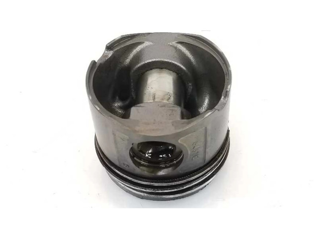 Píst 11247790515   BMW 1 E82 E88   2.0  