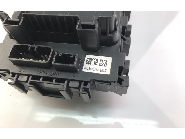 Блок предохранителей  68K10   Nissan Pixo    