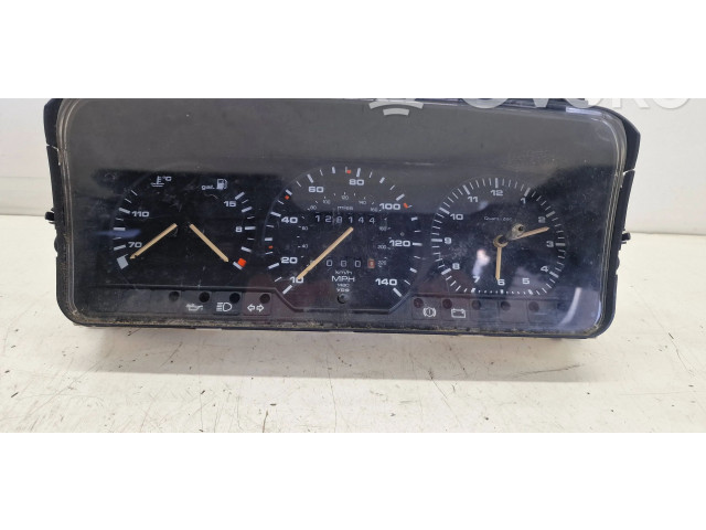 Přístrojová deska  Volkswagen PASSAT B3 1993 81117621  