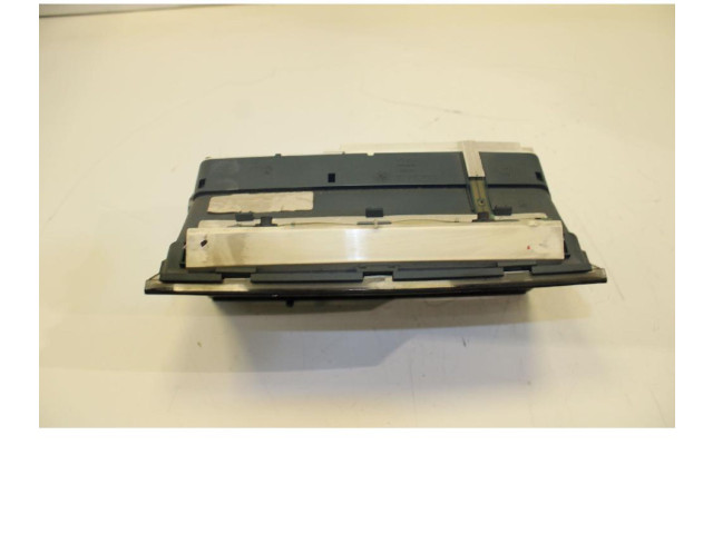 Zpětné zrcátko  Volkswagen Polo II 86C 2F 1985  88471405  