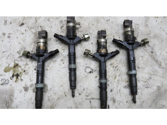 Комплект форсунок 23670-30020    Toyota Land Cruiser (J120) для дизельного двигателя  3