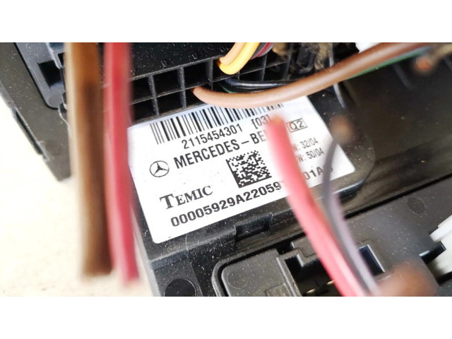 Блок предохранителей  2115454301   Mercedes-Benz CLS C219    