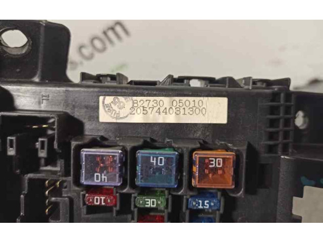 Pojistková skříňka Řídící jednotka BSM 8273005010, 05810530   Toyota Avensis T220 2000