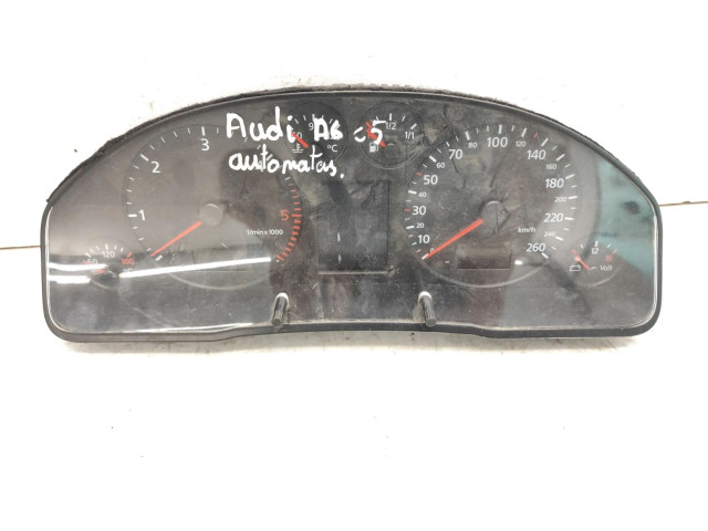 Přístrojová deska  Audi A6 S6 C5 4B 2001 4B0920931M, 110008948  