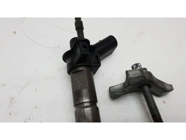 Vstřikovač 7797877   BMW 1 E82 E88  pro naftový motor 2.0 N47d20 