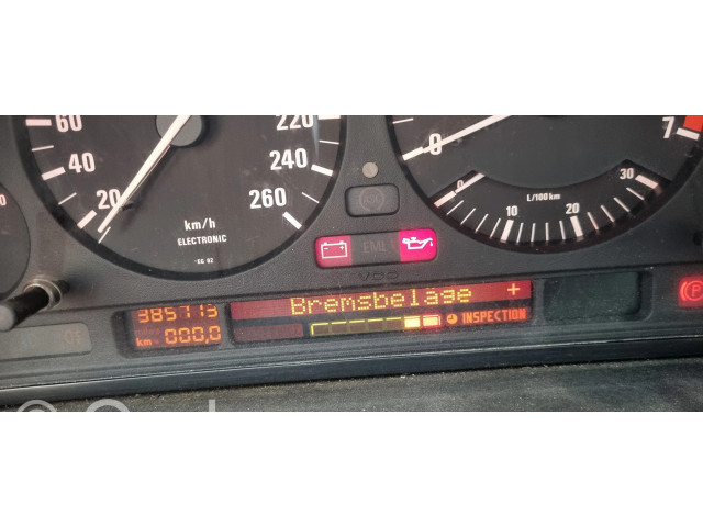 Přístrojová deska  BMW 5 E34 1990 83515809, 8351580  
