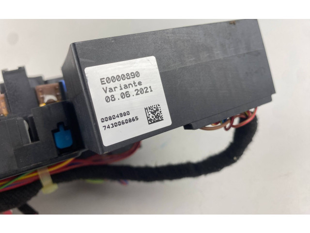Блок предохранителей 9270355   BMW i3    