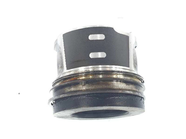 Píst 1612784080   Citroen C4 II Picasso  pro naftový motor 1.6  
