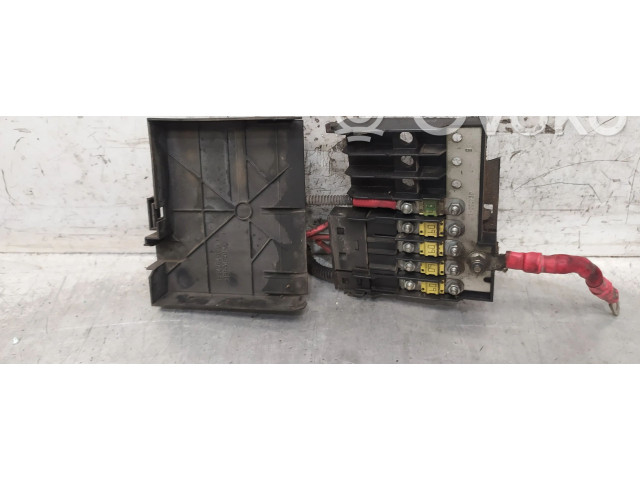 Блок предохранителей 5607000980, T3030423005640   Ford Fusion    