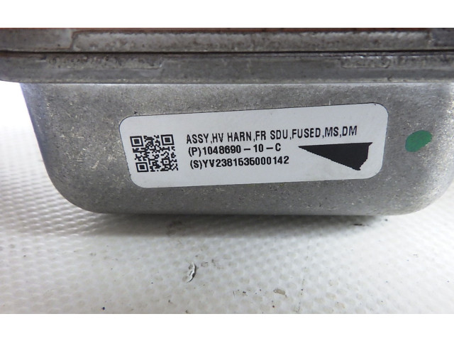   Pojistková skříňka 1048690-10-C   Tela Model S 2015